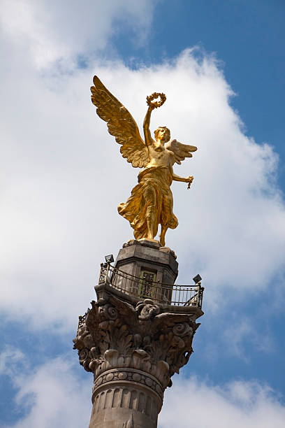 istock angel over Mexico city 171106505
