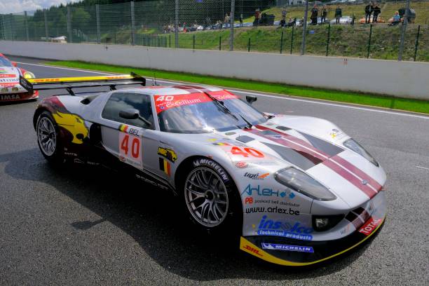 ford gt gt1 samochodu wyścigowego - gt1 zdjęcia i obrazy z banku zdjęć