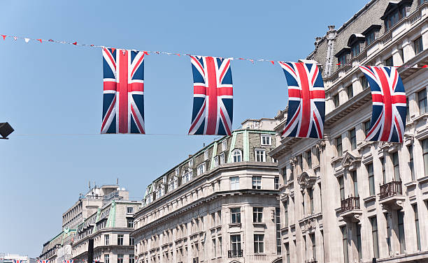 londres arquitectura: preparação de jubileu de diamante da rainha - british empire imagens e fotografias de stock