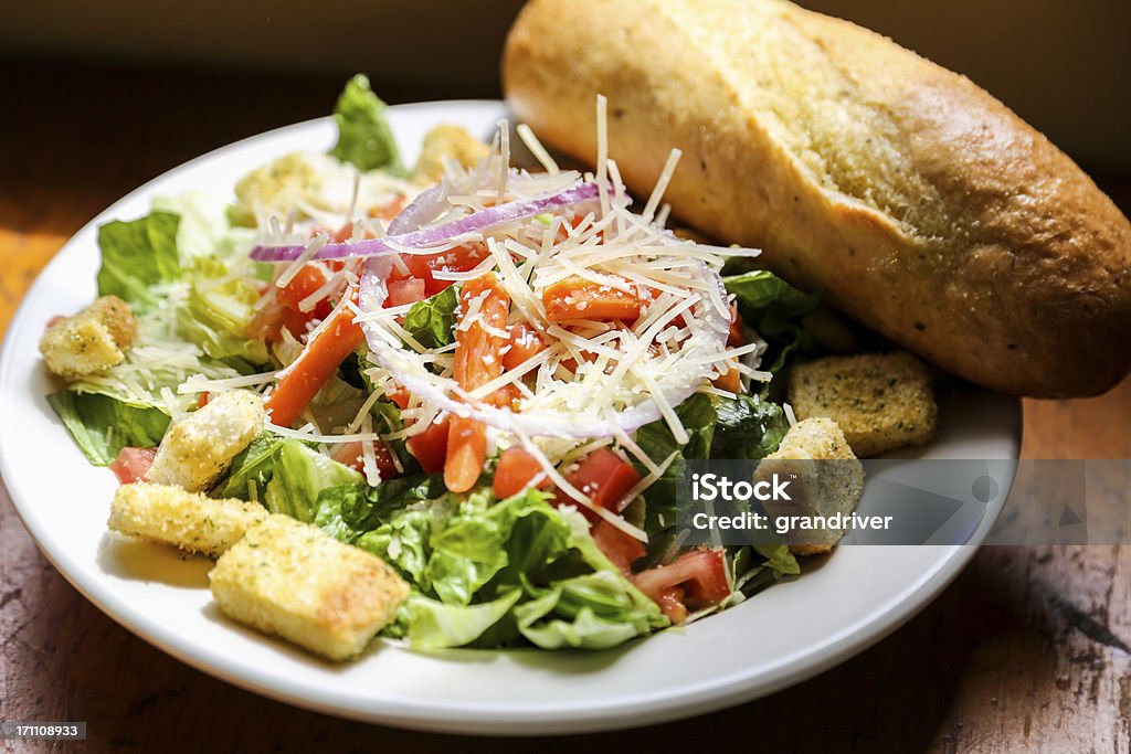 Salat mit Brot - Lizenzfrei Brotlaib Stock-Foto