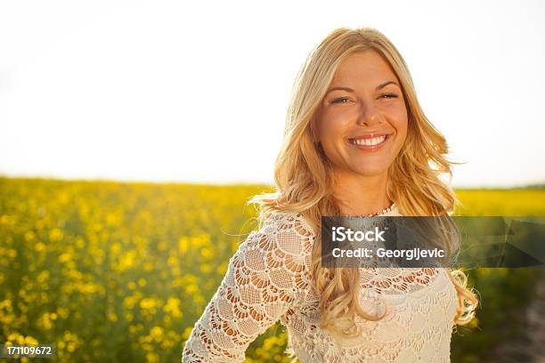 Piękno - zdjęcia stockowe i więcej obrazów Blond włosy - Blond włosy, Dorosły, Fajny