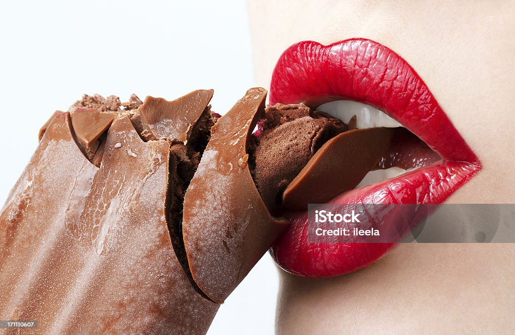 Rouge à lèvres et chocolat - Photo de Crème glacée libre de droits
