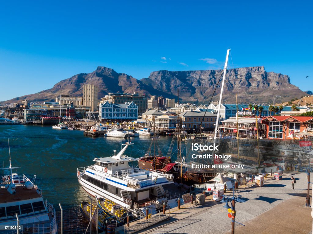 V & с видом на водную гладь и таблице горы, Кейптаун, Южная Африка - Стоковые фото Cape Peninsula роялти-фри