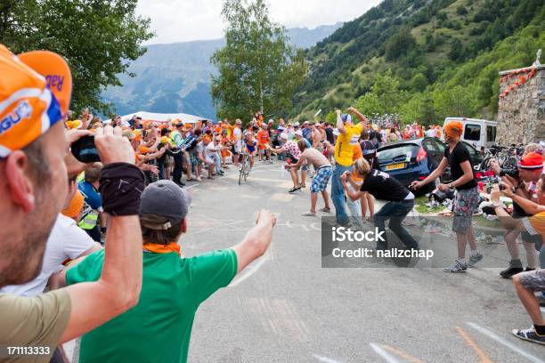 Alpe Dhuez Tour De France Etapie - zdjęcia stockowe i więcej obrazów Jeździć na rowerze - Jeździć na rowerze, Tour de France, Widz