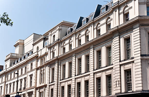 London Architecture: Classic Fassade in Sunny Afternoon London Architecture: Mayfair Classic Fassade in Sunny AfternoonRELEVANT LIGHTBOXES LONDON + NYC Mayfair stock pictures, royalty-free photos & images
