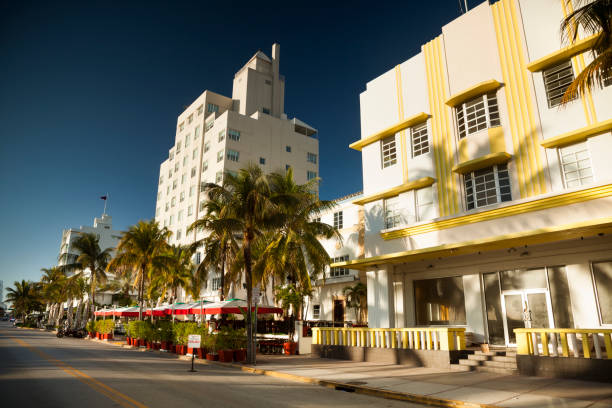 istock Ocean Drive in Miami 171113822