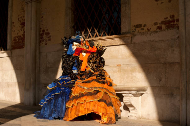 carnevale di venezia 2012 - venice italy editorial mardi gras performer foto e immagini stock