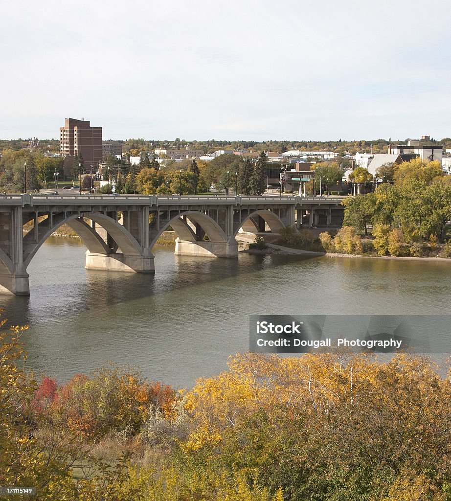 Centro di Saskatoon e Ponte di Broadway - Foto stock royalty-free di Albergo