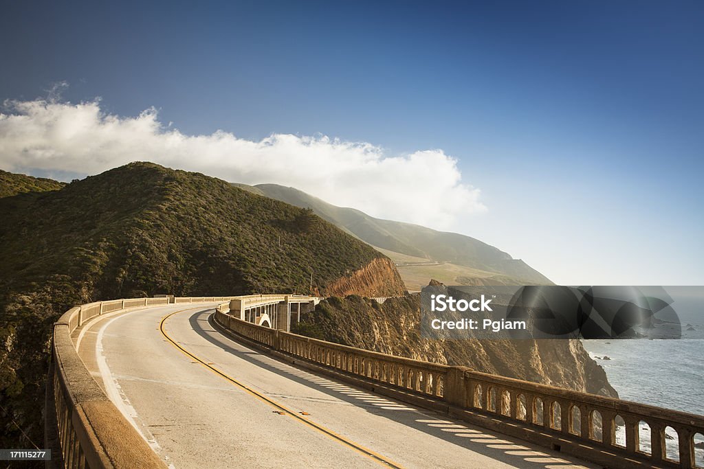 빅스비 구름다리, Big Sur, 캘리포니아, 미국 - 로열티 프리 1번 도로 스톡 사진