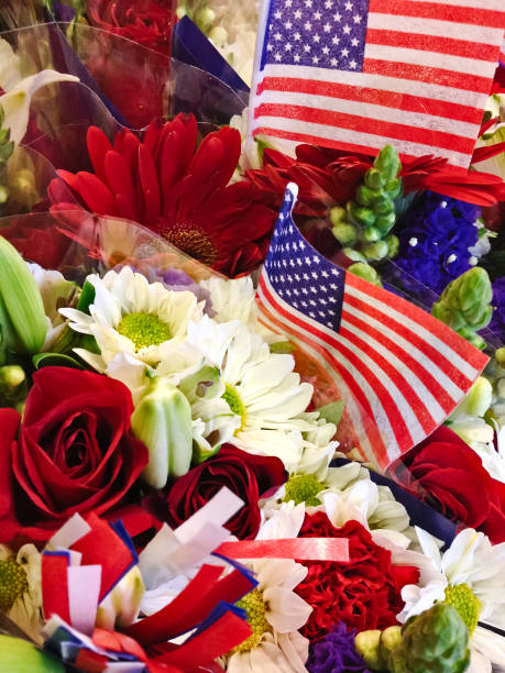 istock Holiday flower bouquet with American flags 171115406