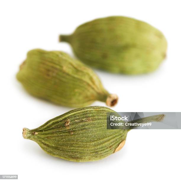 Cardamomo - Fotografie stock e altre immagini di Cardamomo - Cardamomo, Sfondo bianco, Seme