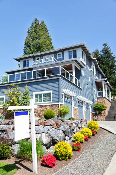 istock Large Custom Home For Sale 171116124