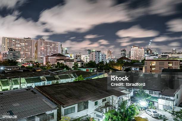 Paisaje De La Ciudad De Noche Foto de stock y más banco de imágenes de Aire libre - Aire libre, Anochecer, Arquitectura