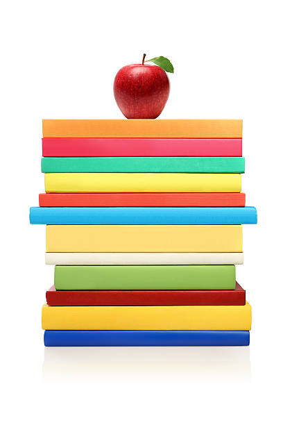 lecture et de l'apprentissage - red delicious apple apple fruit vertical photos et images de collection