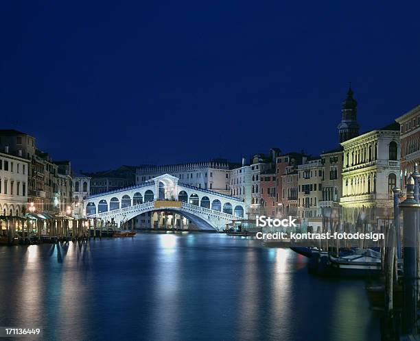 Most Rialto - zdjęcia stockowe i więcej obrazów Budynek użyteczności publicznej - Budynek użyteczności publicznej, Canal Grande - Wenecja, Europa - Lokalizacja geograficzna