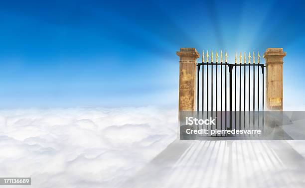 Brama Nieba Na Chmury Przestrzeń Kopii - zdjęcia stockowe i więcej obrazów Niebo - Życie pozagrobowe - Niebo - Życie pozagrobowe, Brama, Bóg