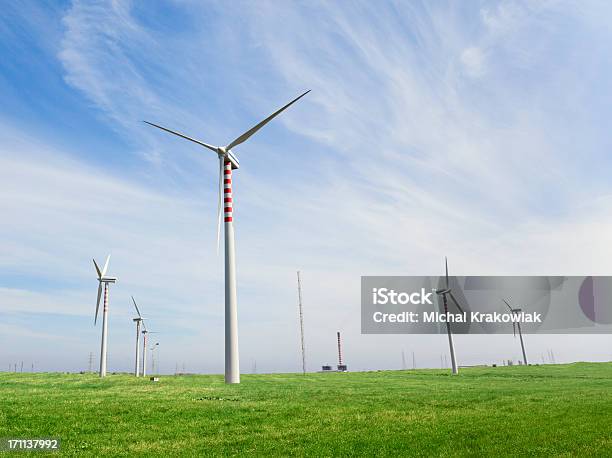 Ветер Турбины — стоковые фотографии и другие картинки Ветряная электростанция - Ветряная электростанция, Исчезающая точка, Горизонтальный