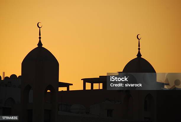 ドバイのモスクのドームの夕暮れ - アラビアのストックフォトや画像を多数ご用意 - アラビア, アラブ首長国連邦, イスラム教