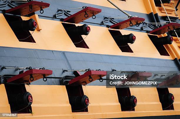 Bolas No Navio De Guerra - Fotografias de stock e mais imagens de Navio HMS Victory - Navio HMS Victory, Abstrato, Almirante Nelson