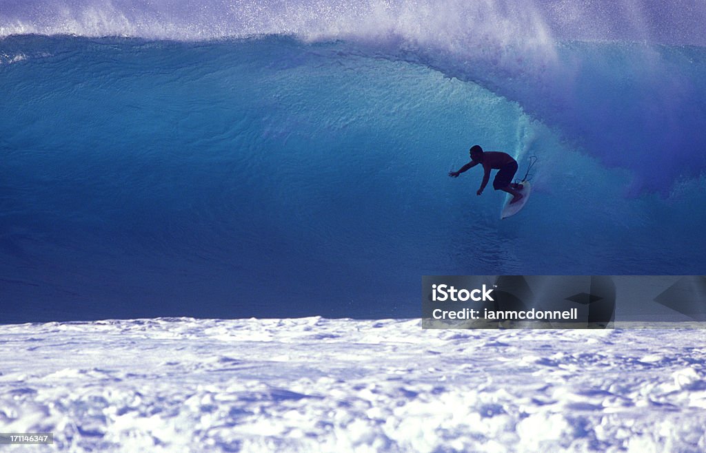 Surfista sull'onda blu - Foto stock royalty-free di Surf