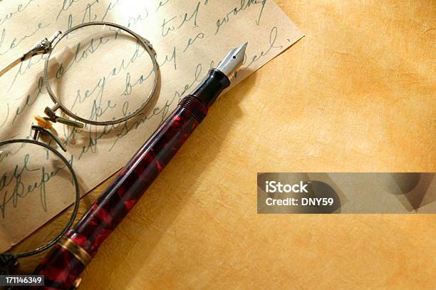 Correspondência - Fotografias de stock e mais imagens de Escrever - Escrever, Antiguidade, Escrito à Mão