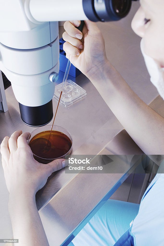 과학자 직장에서 - 로열티 프리 DNA 스톡 사진