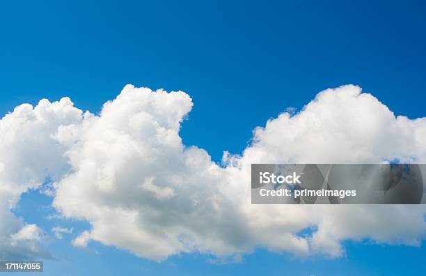 Photo libre de droit de Dramatique Ciel Nuageux banque d'images et plus d'images libres de droit de Fonds de nuage - Fonds de nuage, Nuage, Bleu