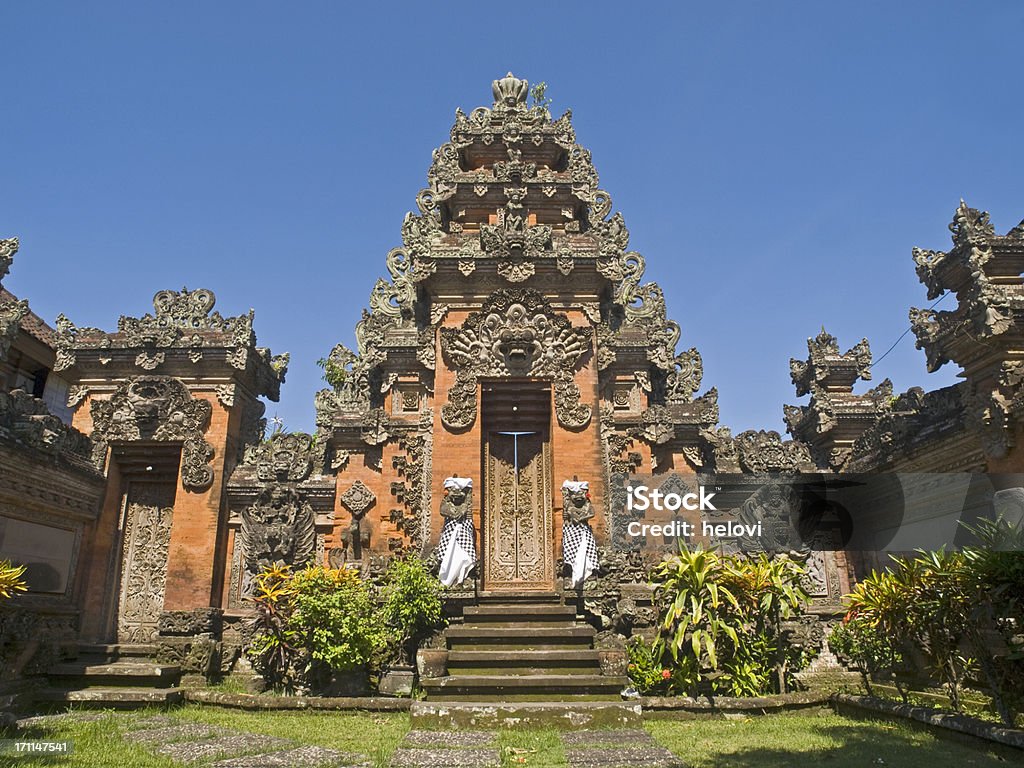 Bali Tempel em Ubud contra o céu azul - Foto de stock de Bali royalty-free