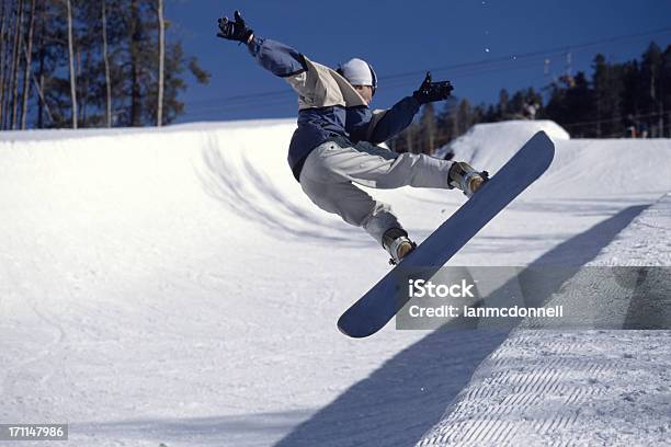 Filatura Nel Tubo - Fotografie stock e altre immagini di Tavola da snowboard - Tavola da snowboard, Competizione, Snowboard