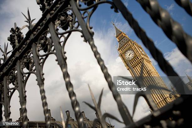 Foto de Big Ben Atrás Das Grades e mais fotos de stock de Reino Unido - Reino Unido, Eleição, Democracia