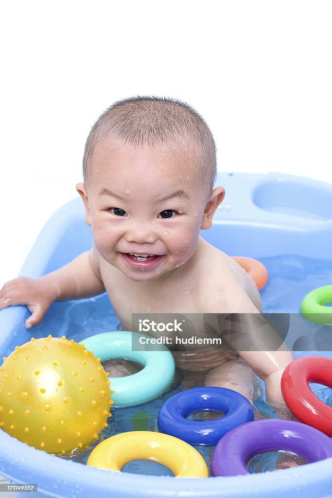 Bebê Menino no banheiro - Foto de stock de 12-17 meses royalty-free