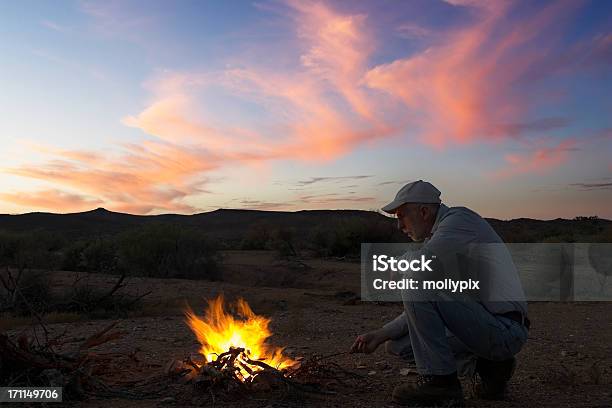 Hoguera En El Outback Foto de stock y más banco de imágenes de Australia - Australia, Hoguera de Campamento, Cordillera de Flinders