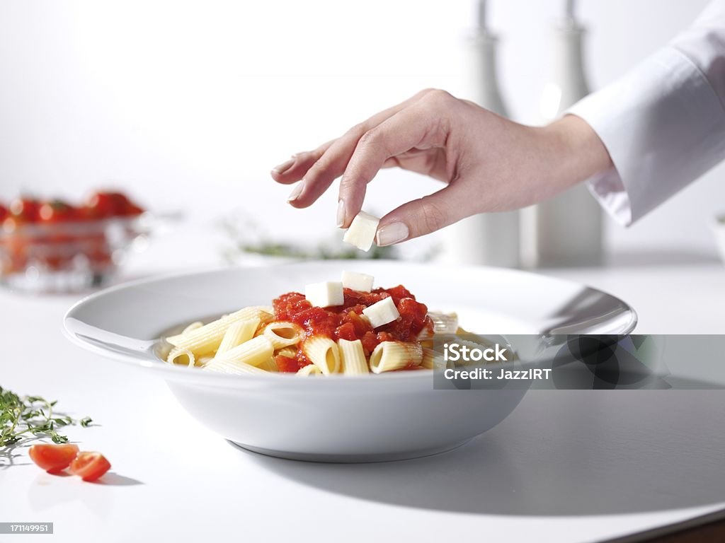 Decorativo plato de pasta - Foto de stock de Chef libre de derechos