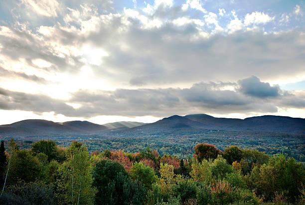 istock Monteregie landscape near dawn 171150505