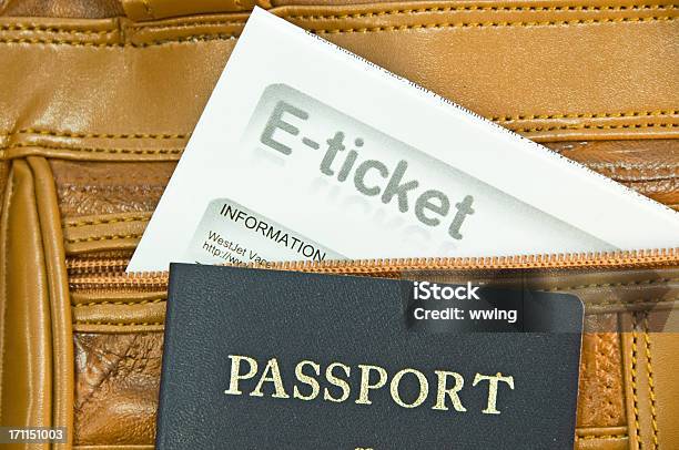 Соединенные Штаты Passport И Eticket — стоковые фотографии и другие картинки Кожаный материал - Кожаный материал, Карман, Коричневый