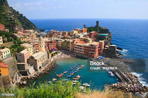 Vernazza Cinque Terre Stockfoto und mehr Bilder von Ansicht aus erhöhter Perspektive - Ansicht aus erhöhter Perspektive, Architektur, Außenaufnahme von Gebäuden