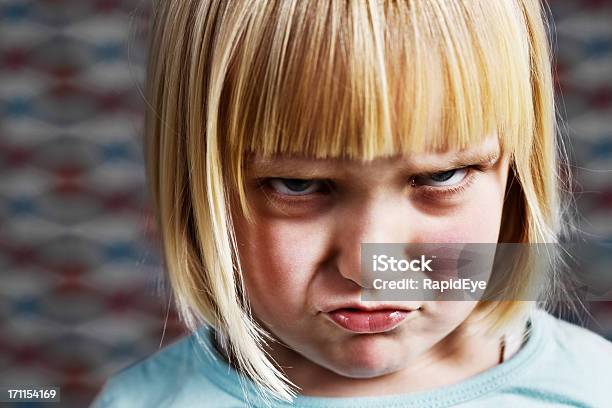 Zbliżenie Cross Blonde Cutie - zdjęcia stockowe i więcej obrazów Dziecko - Dziecko, Napad złości, Dąsać się