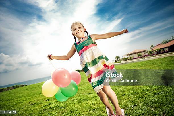 Photo libre de droit de Heureux Les Jours Dété banque d'images et plus d'images libres de droit de Activité - Activité, Activité de loisirs, Ballon de baudruche