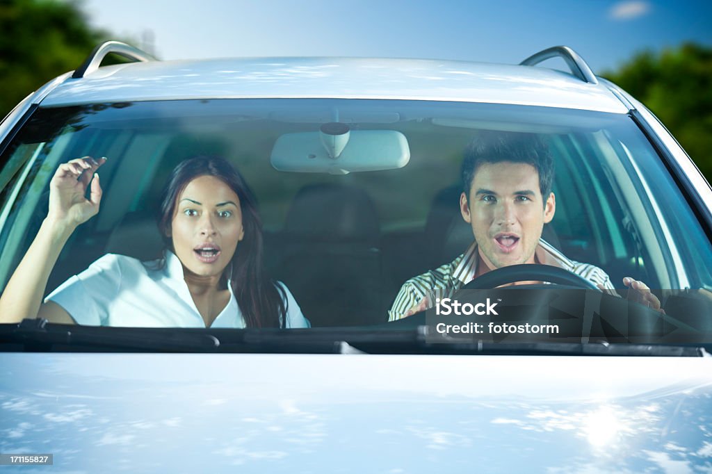 Paura coppia In auto - Foto stock royalty-free di Automobile