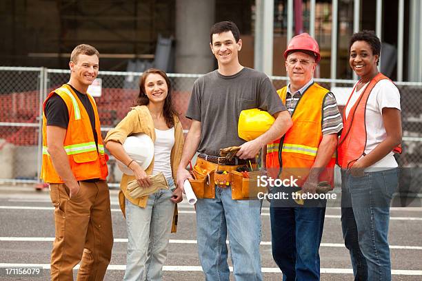 Construction Arbeiter Stockfoto und mehr Bilder von Bauarbeiter - Bauarbeiter, Multikulturelle Gruppe, Bauarbeiterhelm