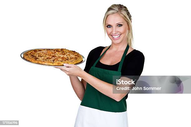 Foto de Bonita Mulher Segurando Uma Pizza Blod e mais fotos de stock de Comida - Comida, Garçonete, Segurar