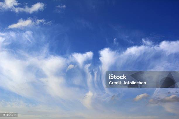 Cloud Rocciose - Fotografie stock e altre immagini di Cirrostrato - Cirrostrato, Nube, A mezz'aria