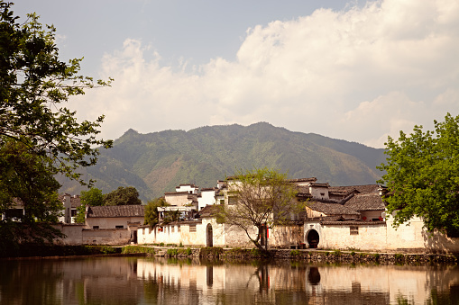 The Hongcun village, located a few kilometers from the famous Huangshan Mountain, has been classified as World Heritage by UNESCO