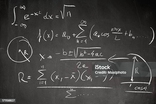 대한 수학 공식을 Blackboard 수학 공식에 대한 스톡 벡터 아트 및 기타 이미지 - 수학 공식, 수학 기호, 칠판