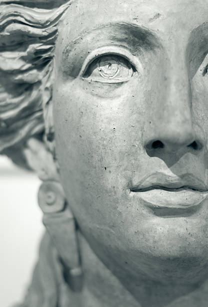 강자를 a 고대 로마 여자 - roman statue 이미지 뉴스 사진 이미지