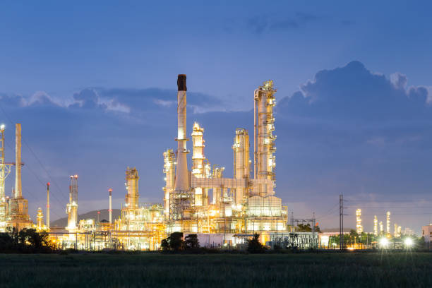 istock Oil gas refinery plant at twilight. 1711622657