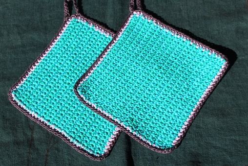 Self-crocheted potholders made from pure cotton yarn. They are perfect for your own use and for small gifts for birthdays or Christmas or as a souvenir.