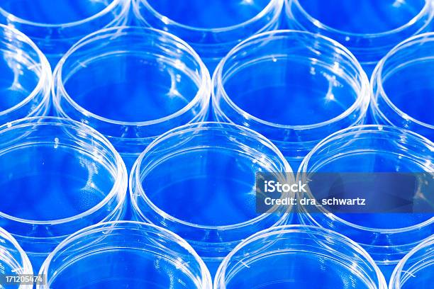 Foto de Fundo De Científica e mais fotos de stock de Biotecnologia - Biotecnologia, Descartável, Plástico