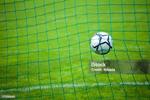 Golo - Fotografias de stock e mais imagens de Baliza de futebol - Baliza de futebol, Baliza - Equipamento desportivo, Futebol