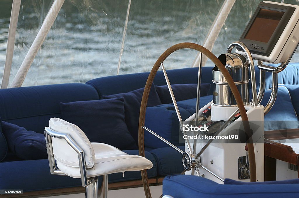 Confortable de Helm - Photo de Transport nautique libre de droits